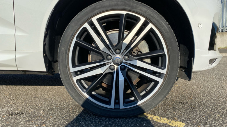 Volvo Xc60 2.0 B4D R DESIGN Pro 5dr AWD Geartronic Diesel Estate